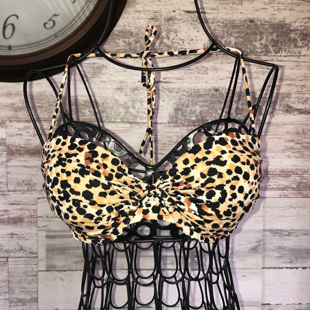 Victoria’s Secret leopard print bikini top size 32D animal print vs bikini swim‌